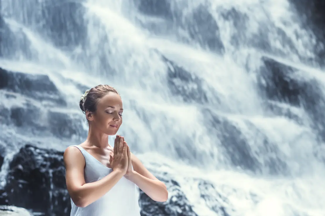 Su Sesiyle Meditasyon: Termal Havuzlarda Dinlemek image
